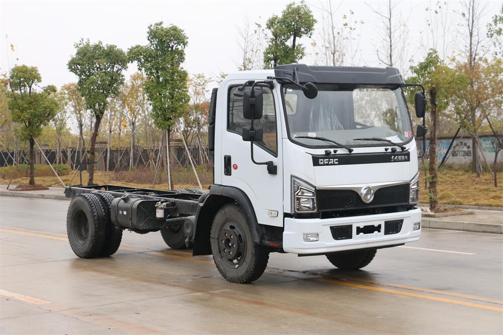 東風(fēng)大多利卡（3800，朝柴163）國(guó)六內(nèi)飾照片圖