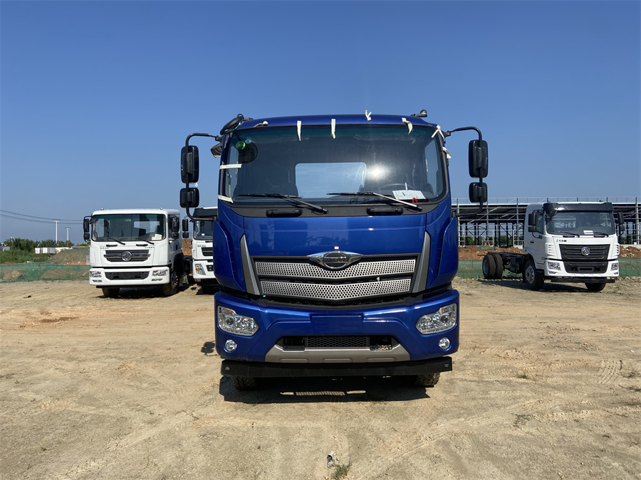 福田ES7（小三軸，玉柴270）國(guó)六 內(nèi)飾照片圖